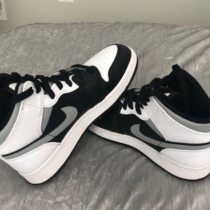 Air Jordan 1 Mid